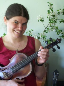 Julia Plumb fiddle